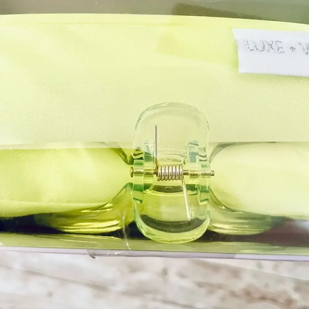 NWT New in Box  Luxe+Willow Sedona 4 Piece Green Satin Heatless Curler Set